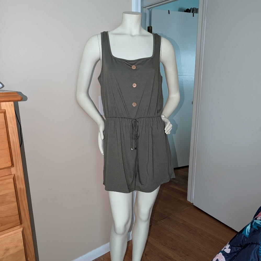SHEIN Olive Green Buttoned Romper
